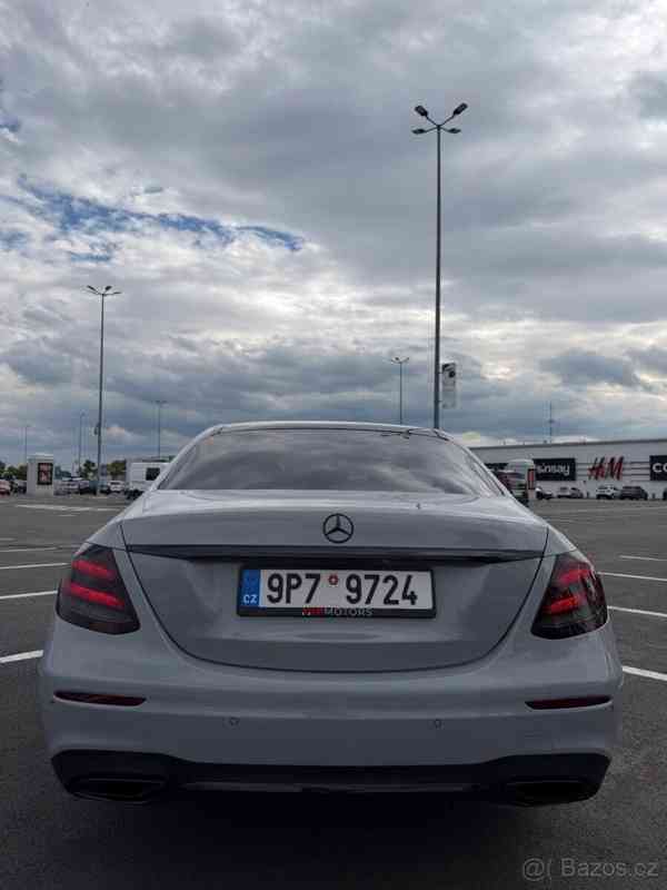 Mercedes-Benz Třídy E 2,2   220d 4MATIC AMG, r.v. 2019 - foto 6