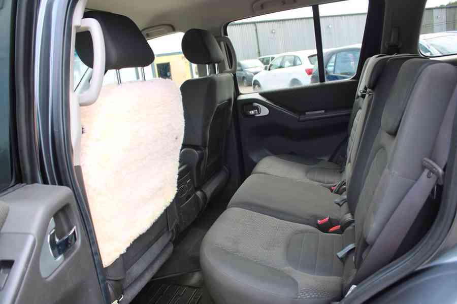 Nissan Pathfinder 2.5 dCi SE 140kw - foto 5