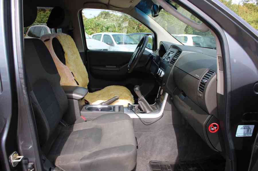 Nissan Pathfinder 2.5 dCi SE 140kw - foto 4
