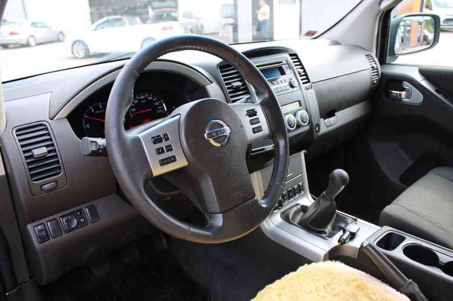 Nissan Pathfinder 2.5 dCi SE 140kw - foto 9