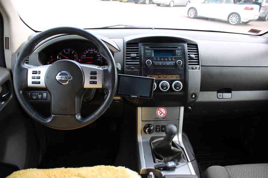 Nissan Pathfinder 2.5 dCi SE 140kw - foto 12
