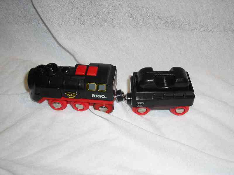 Mašinka Brio s tendrem - foto 3