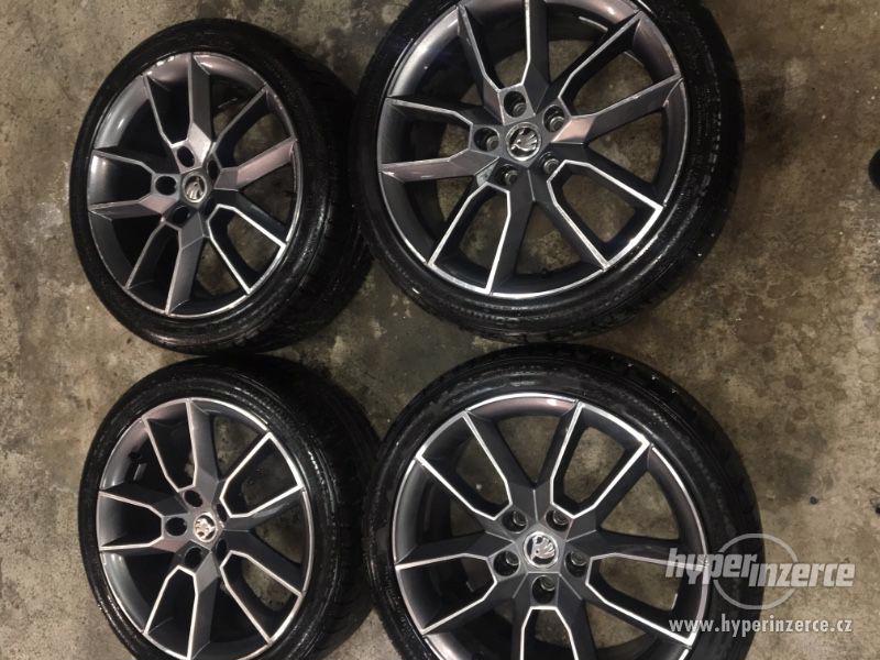 ŠKODA OCTAVIA III RS - foto 1