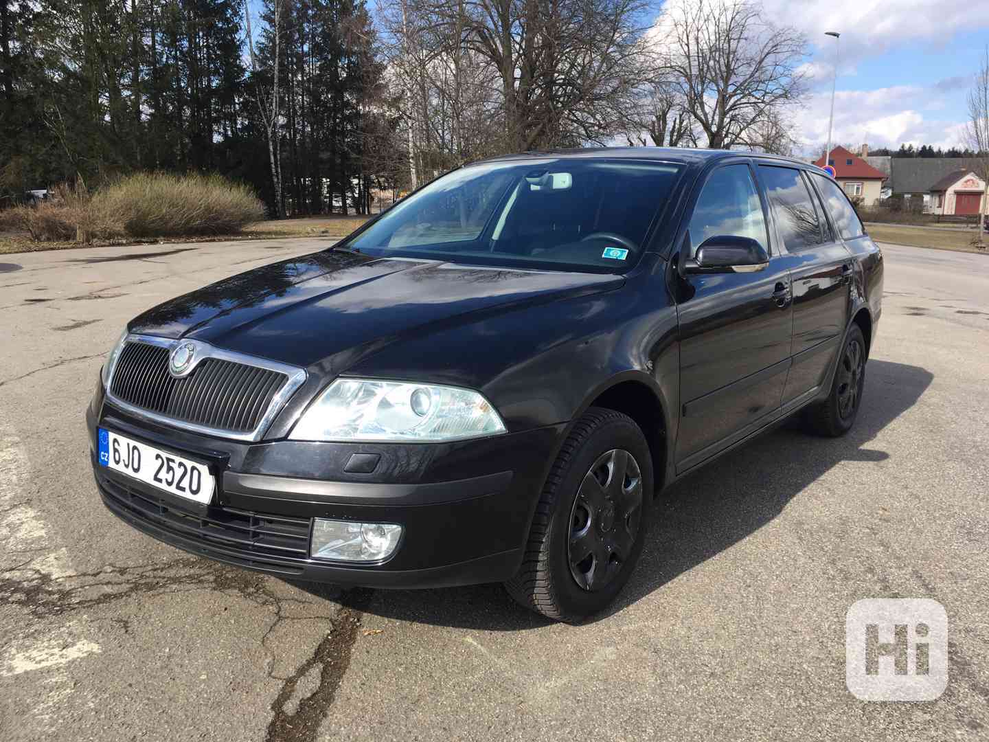 ŠKODA OCTAVIA COMBI 1,6 MPI benzín - foto 1