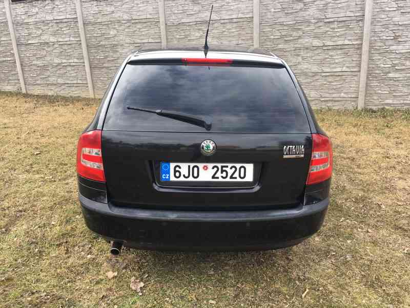 ŠKODA OCTAVIA COMBI 1,6 MPI benzín - foto 2