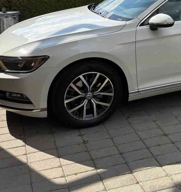 Volkswagen Passat TDi 110Kw, Highline, 2 Sady ko - foto 17