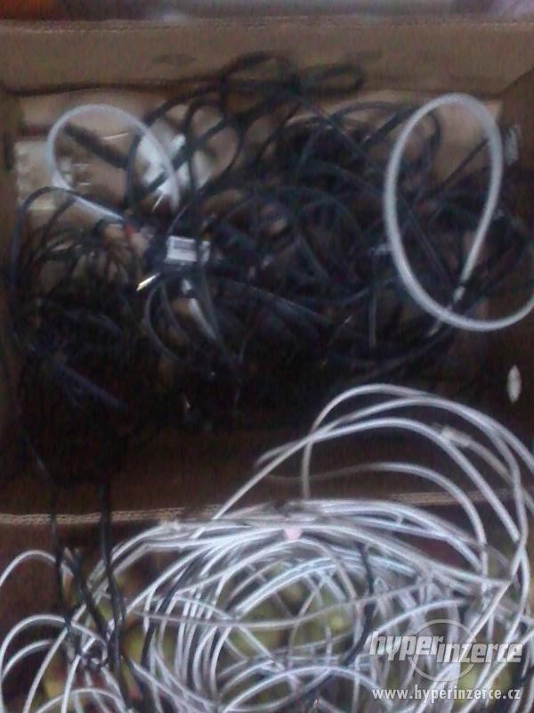 celek většího množství scartů, kabelů, ant. atd... - foto 1