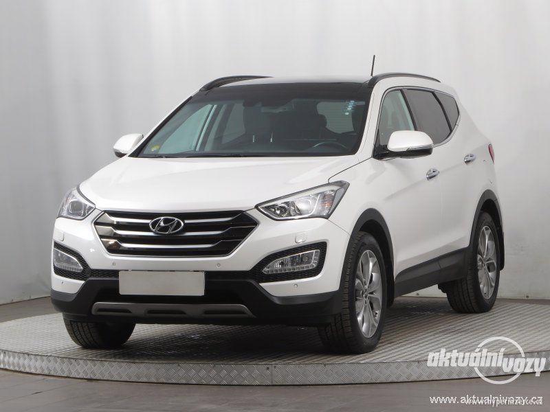 Hyundai Santa Fe 2.2, nafta, RV 2015, kůže - foto 1