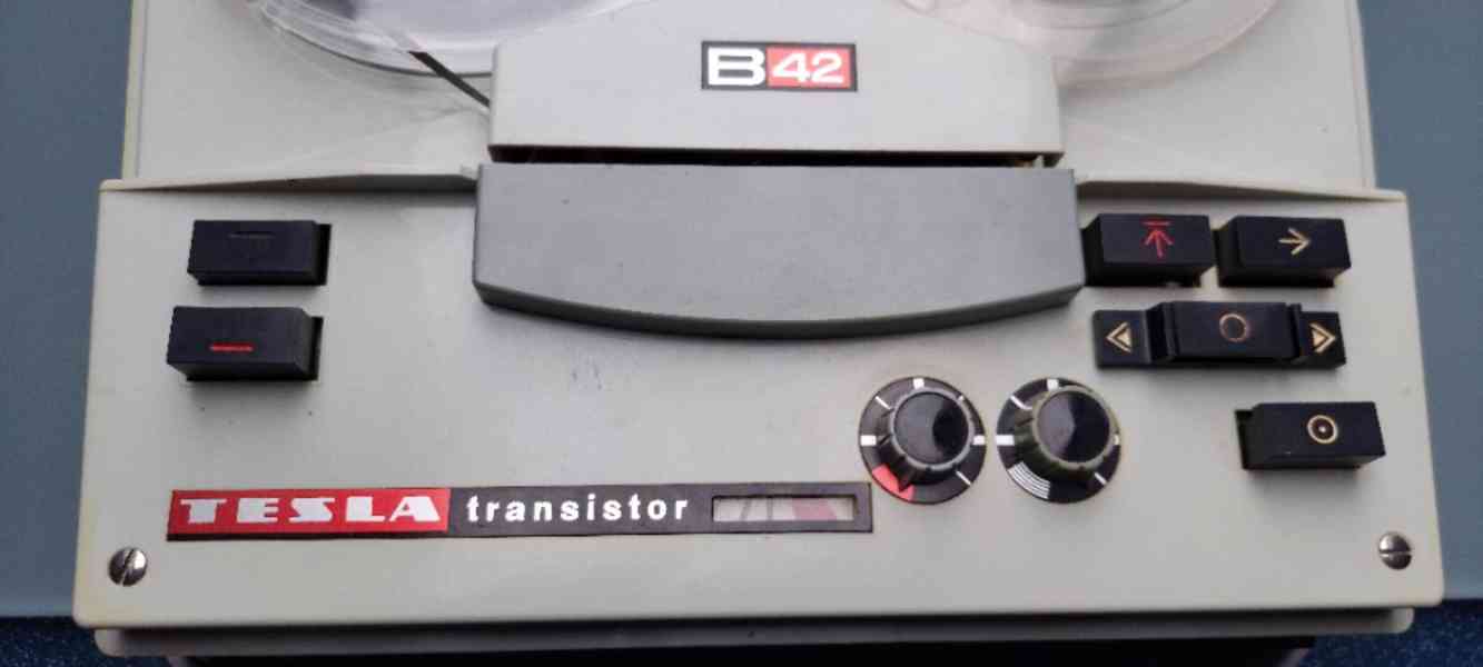 Starý magnetofon TESLA TRANZISTOR B42 plně funkční - foto 10