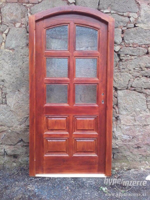 Nové dřevěné vchodové dveře - foto 4