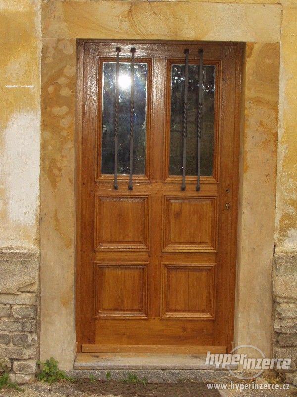 Nové dřevěné vchodové dveře - foto 8