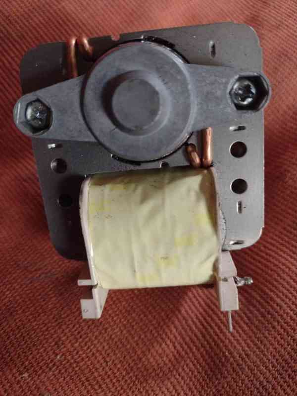 Motorek ventilátoru do trouby na 230 V střídavých. - foto 3