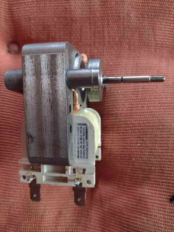Motorek ventilátoru do trouby na 230 V střídavých. - foto 2