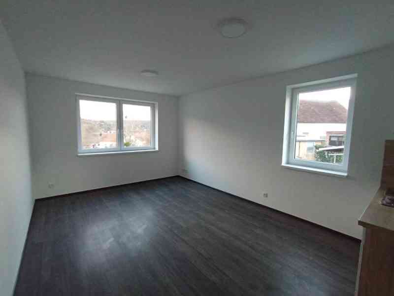 Pronájem bytu 1+kk, 27 m² - foto 3