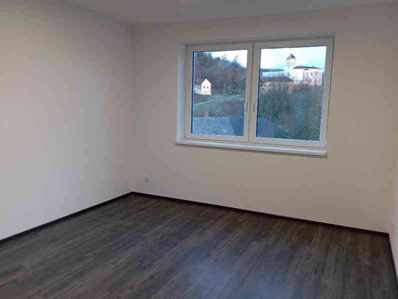 Pronájem bytu 1+kk, 27 m² - foto 2