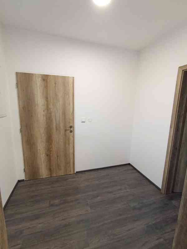 Pronájem bytu 1+kk, 27 m² - foto 7