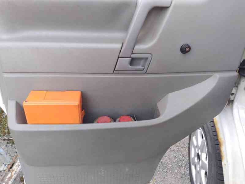 VOLKSWAGEN TRANSPORTÉR 2.5 TDI 6 MÍST 75kW - foto 21