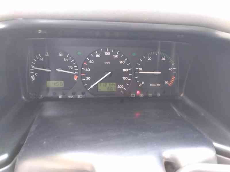 VOLKSWAGEN TRANSPORTÉR 2.5 TDI 6 MÍST 75kW - foto 17