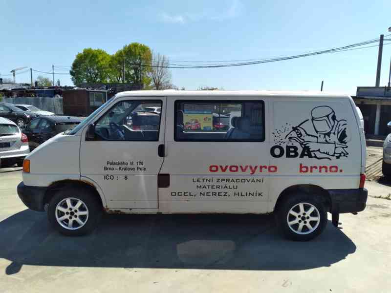 VOLKSWAGEN TRANSPORTÉR 2.5 TDI 6 MÍST 75kW - foto 4