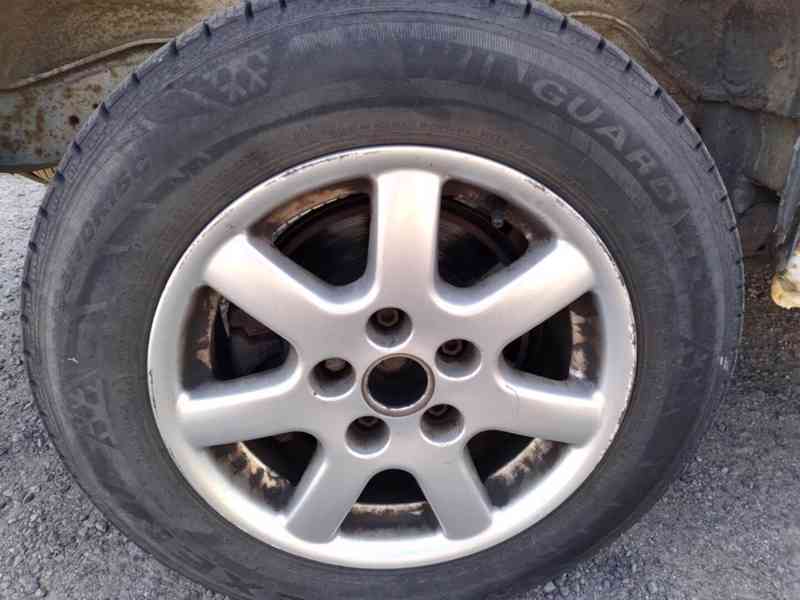 VOLKSWAGEN TRANSPORTÉR 2.5 TDI 6 MÍST 75kW - foto 26