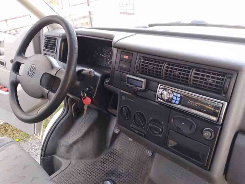 VOLKSWAGEN TRANSPORTÉR 2.5 TDI 6 MÍST 75kW - foto 12