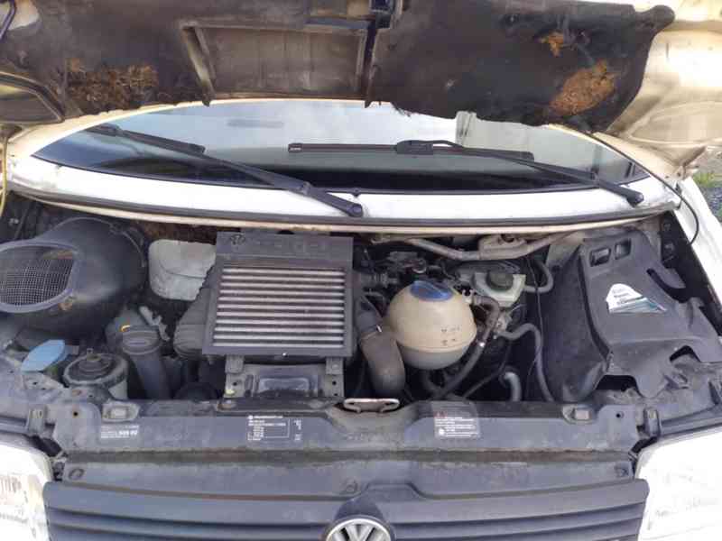 VOLKSWAGEN TRANSPORTÉR 2.5 TDI 6 MÍST 75kW - foto 27