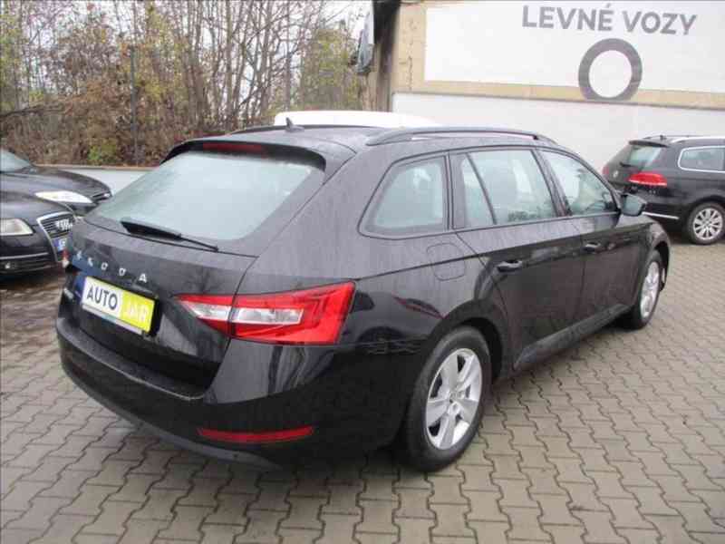 Škoda Superb 2,0 TDI 110kW NAVIGACE - foto 4