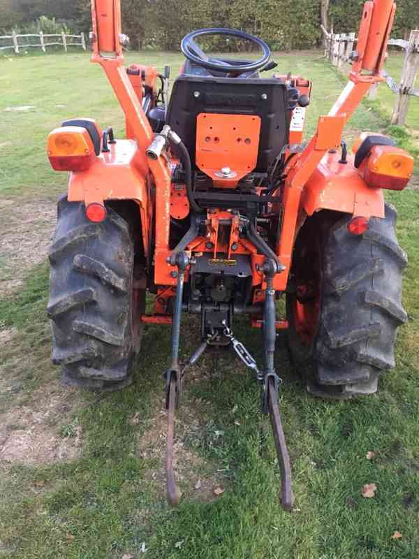 Traktor Kubota B50 HST 17 + čelní nakladač - foto 3