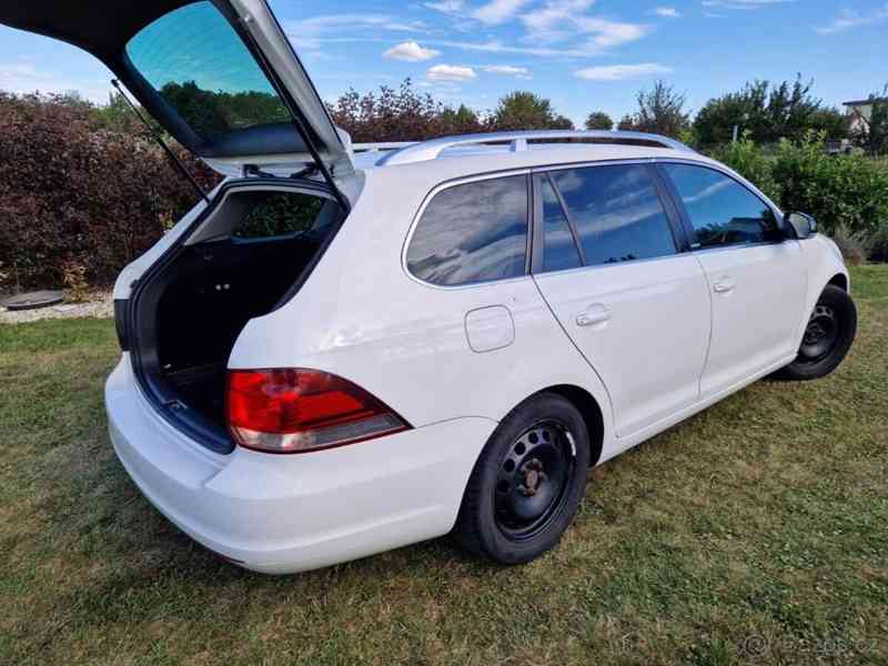 Volkswagen Golf 1,6 TDi 77kW, barva bílá - foto 5