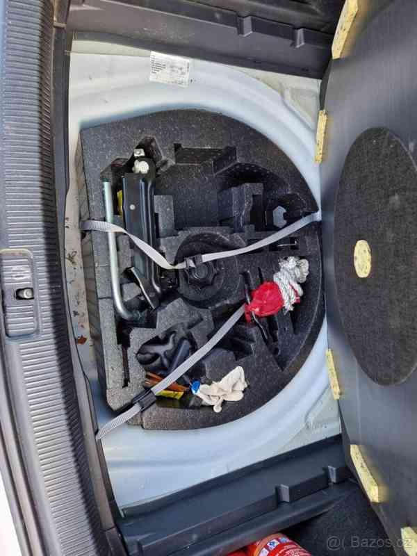 Volkswagen Golf 1,6 TDi 77kW, barva bílá - foto 10
