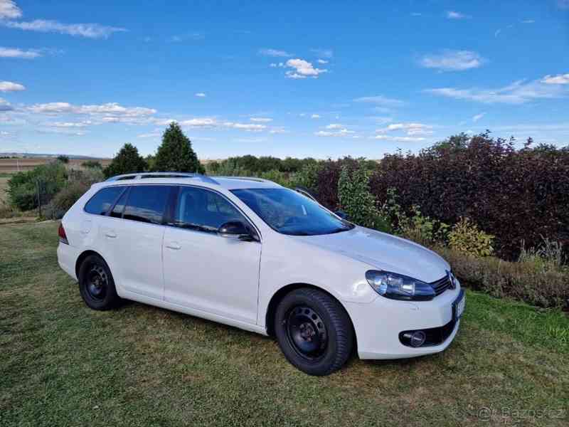 Volkswagen Golf 1,6 TDi 77kW, barva bílá - foto 1