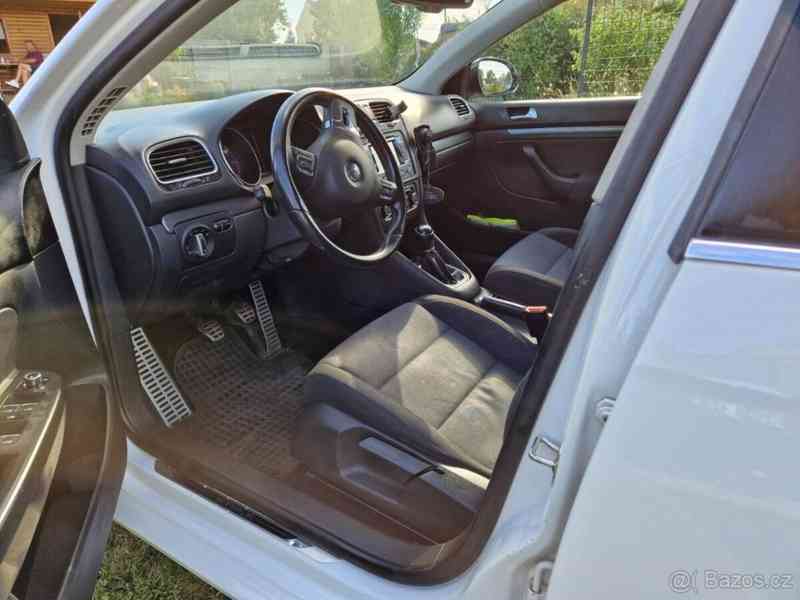 Volkswagen Golf 1,6 TDi 77kW, barva bílá - foto 11