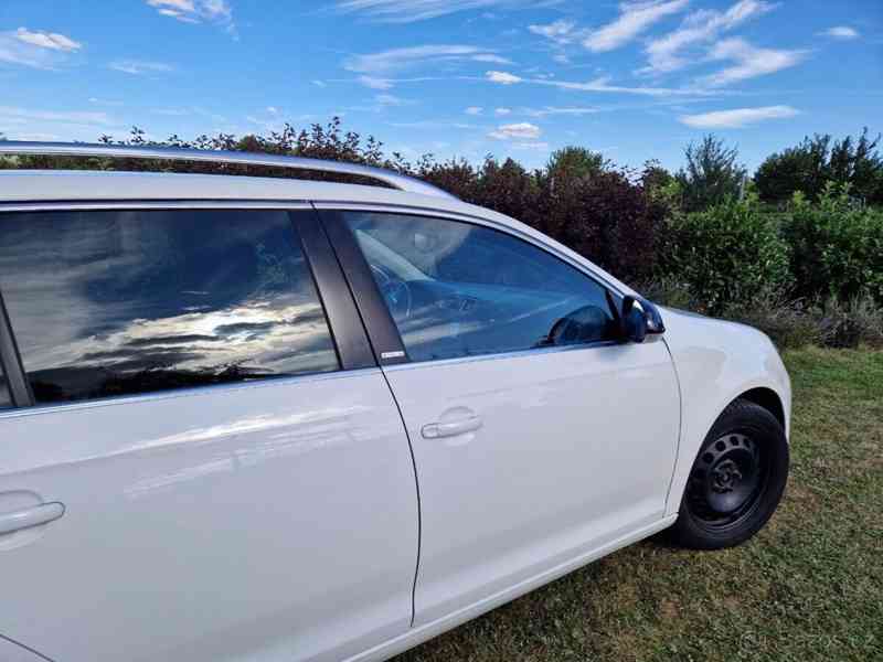 Volkswagen Golf 1,6 TDi 77kW, barva bílá - foto 6