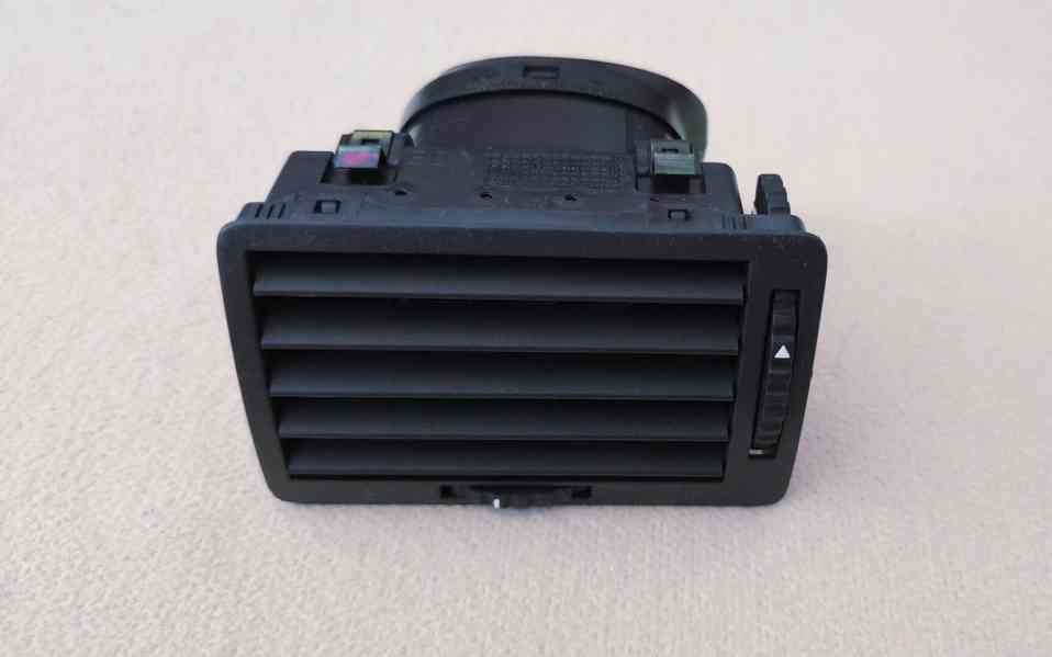 KRÁSNÝ levý výdech topení Octavia I 1U1819701 - foto 6