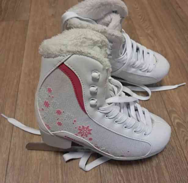 Lední brusle dívčí pěkný stav - foto 3