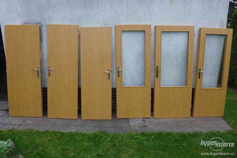 Prodám interiérové dveře 80 L, 70 L, 70 P, 60 P, 60 L buk - foto 1