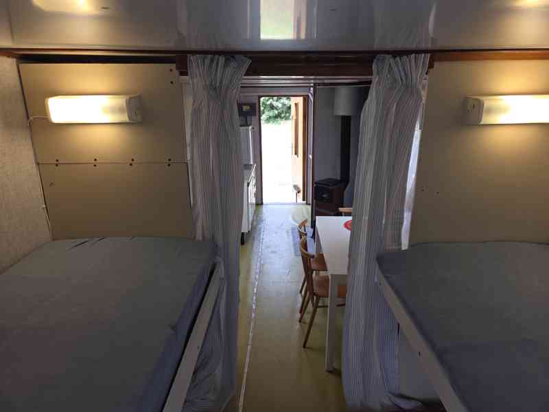 Plně vybavená a rekonstruovaná dvouosá maringotka 7m - foto 17