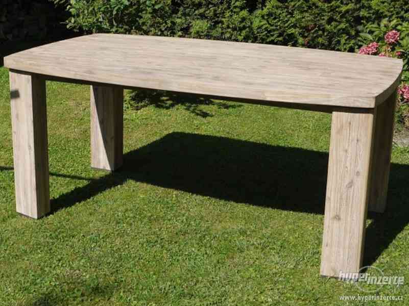 Jídelní stůl Bosco – masivní dřevo AKÁCIE - foto 1