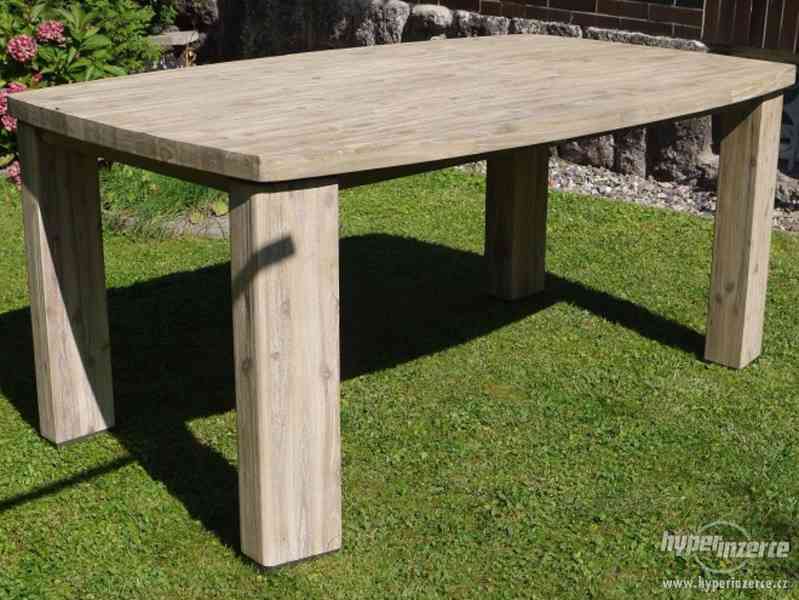 Jídelní stůl Bosco – masivní dřevo AKÁCIE - foto 3