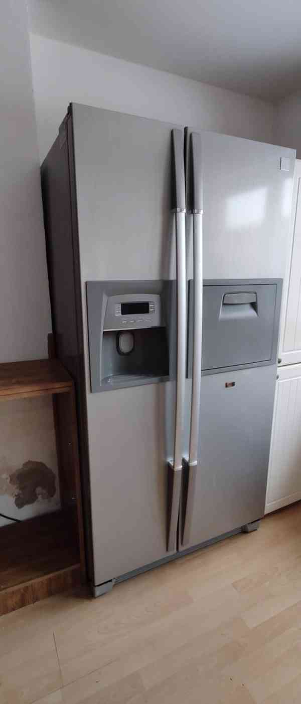  Side-by-Side lednička s mrazákem a dávkovačem vody/ledu  - foto 4