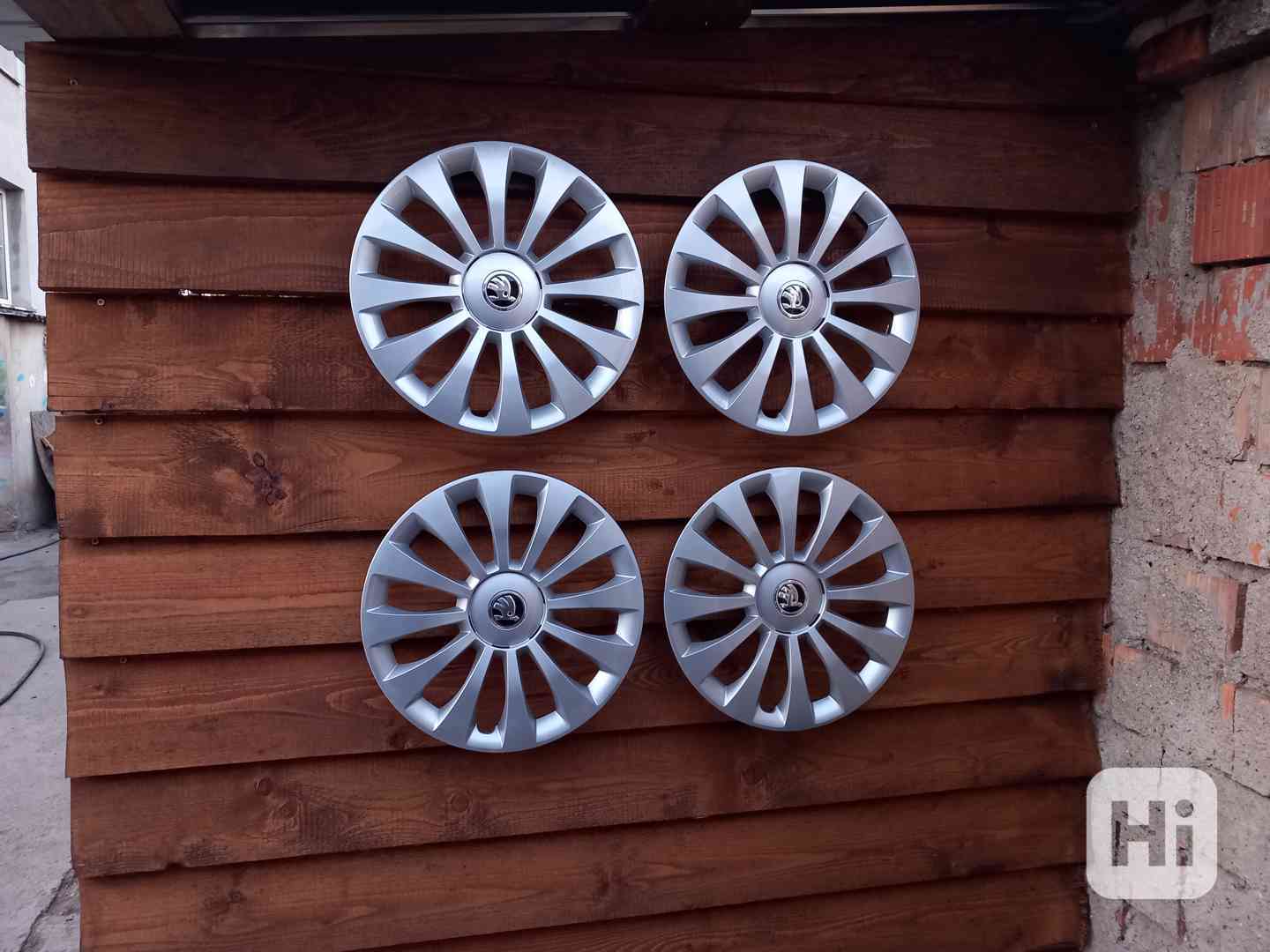 Poklice Škoda, 5JA 601 147C  - foto 1