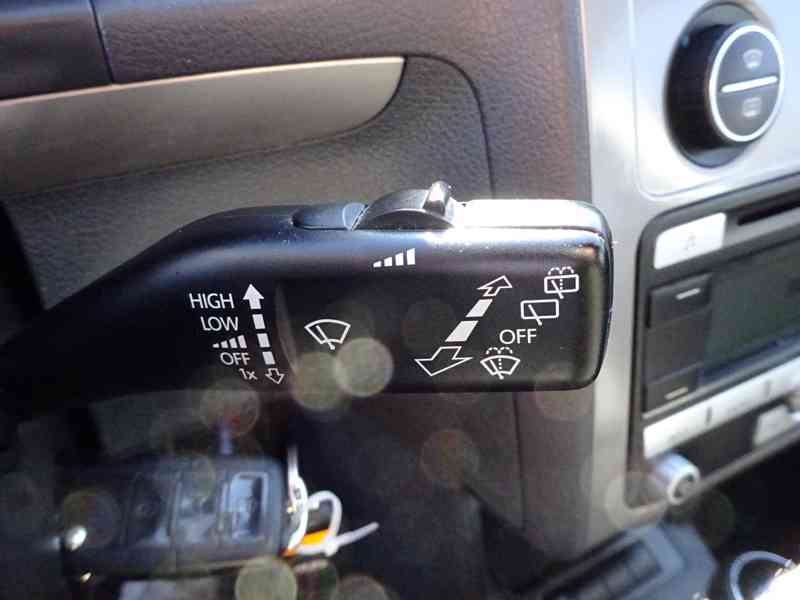 VW Touran 1.9 TDI r.v.2008/12 (77 kw) KLIMA - foto 11