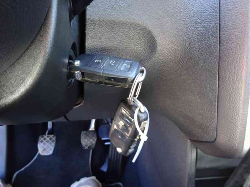 VW Touran 1.9 TDI r.v.2008/12 (77 kw) KLIMA - foto 12