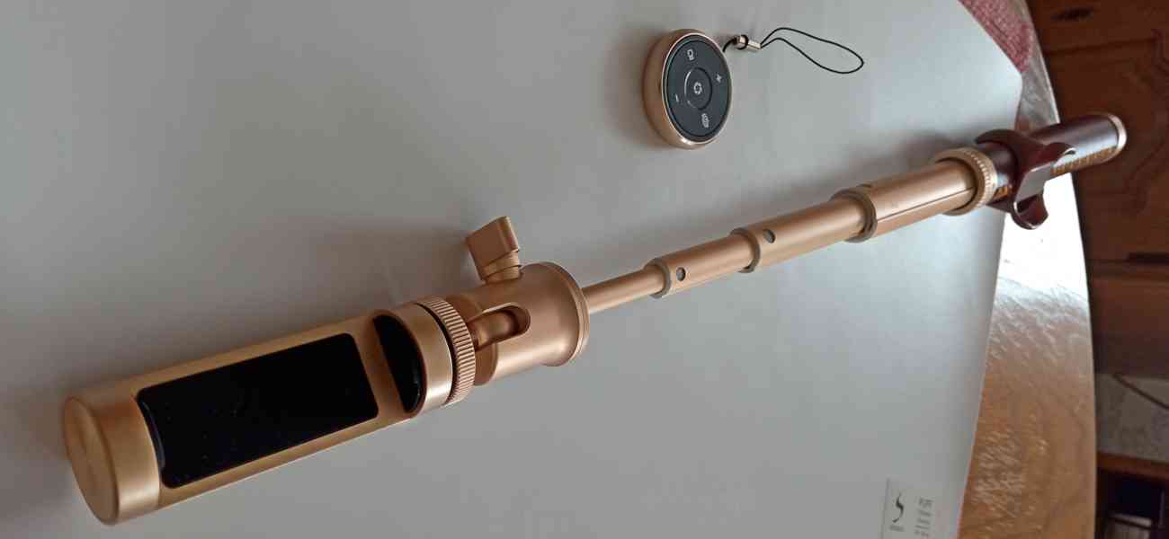 Nová luxusní selfie tyč MOMAX s dálkovým ovládáním Bluetooth - foto 2