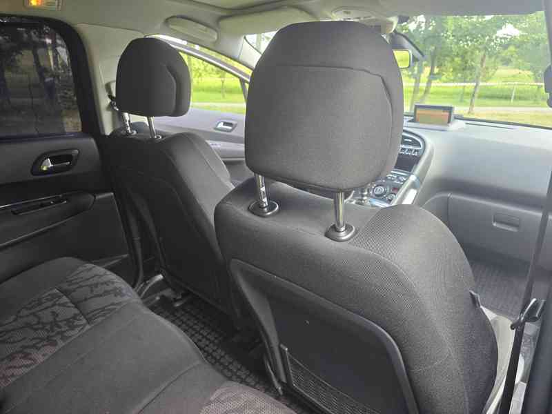 PEUGEOT 3008 1.6 HDi 80 kW | PANORAMA | HEAD-UP | NAVI - foto 12