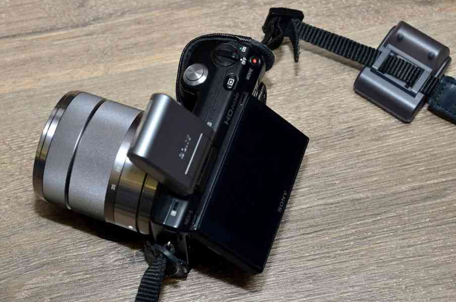 Sony NEX-5 + 18-55 mm *14MPix*Full HDV 2900 Exp - foto 5