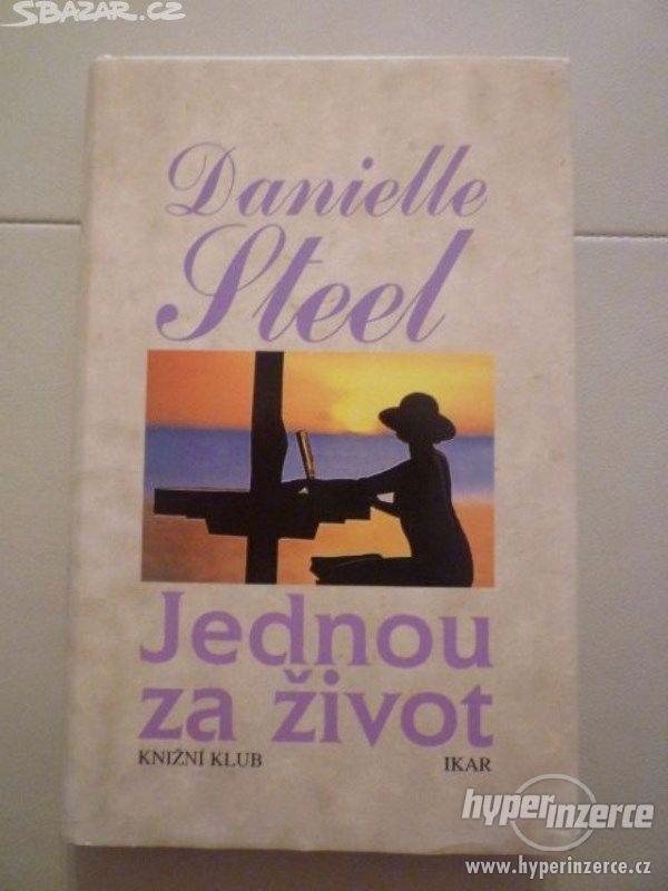 Danielle Steel - Jednou za život - foto 1
