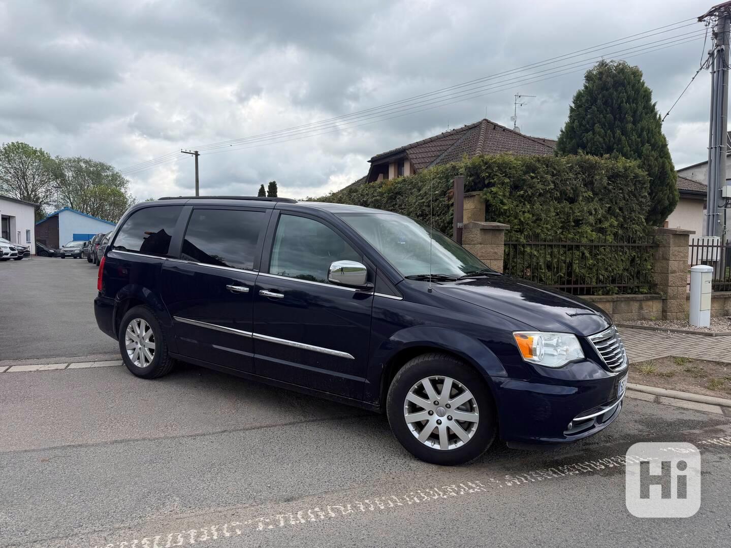Chrysler Town  Country 3,6 Limit DVD Śíbr 2012 - foto 1