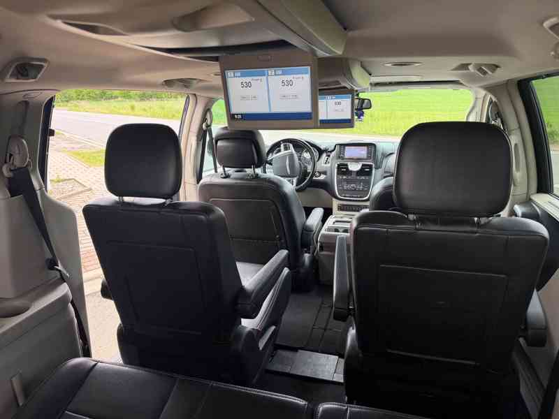 Chrysler Town  Country 3,6 Limit DVD Śíbr 2012 - foto 8