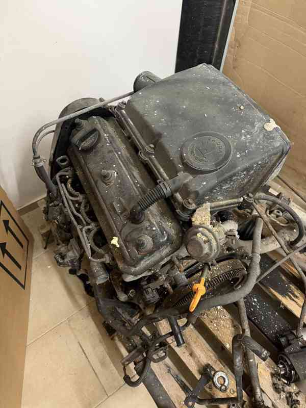 Motor Felicia 1,9D AEF - foto 1